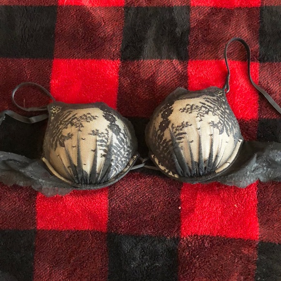 Victoria Secret push-up bra - Picture 1 of 1